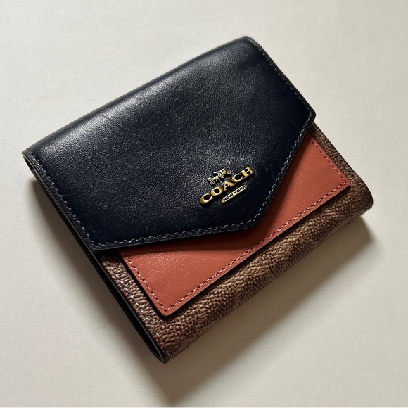 COACH Small Wallet In Colorblock Signature Canvas - Picture 5 of 10